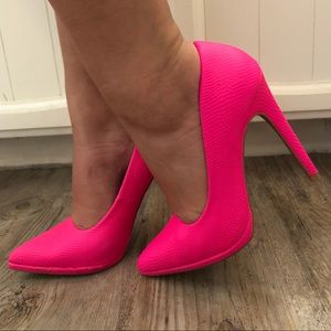 Pink pumps!